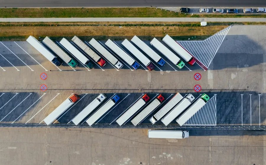 Container terminal with lorries